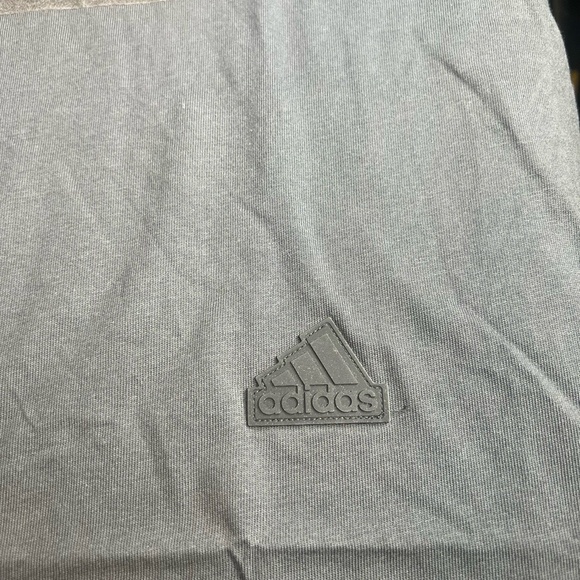 Adidas Shirt Mens Size Small Carbon Multi Sport Osize Tee Badge of Sport - Picture 2 of 8